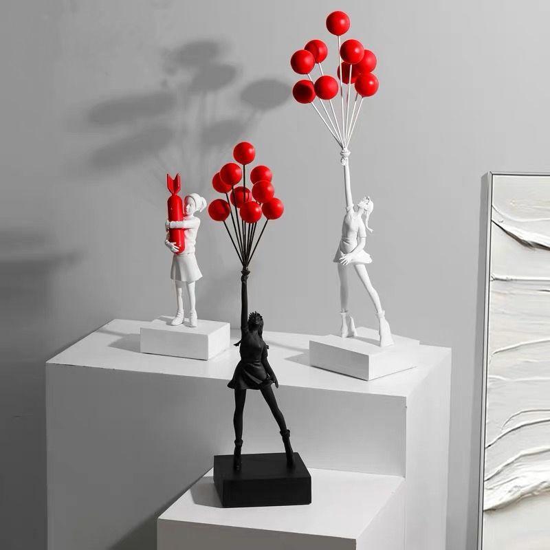 Sculpture Fille aux Ballons | Design Joyeux et Artistique