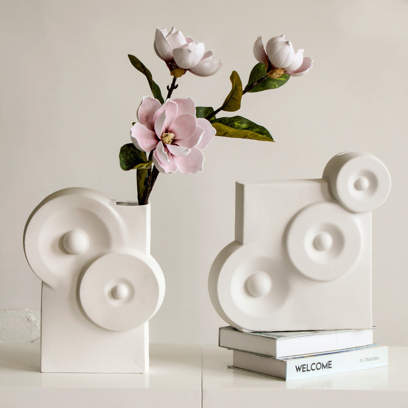 Vase Contemporain en Céramique | Design Épuré et Élégant