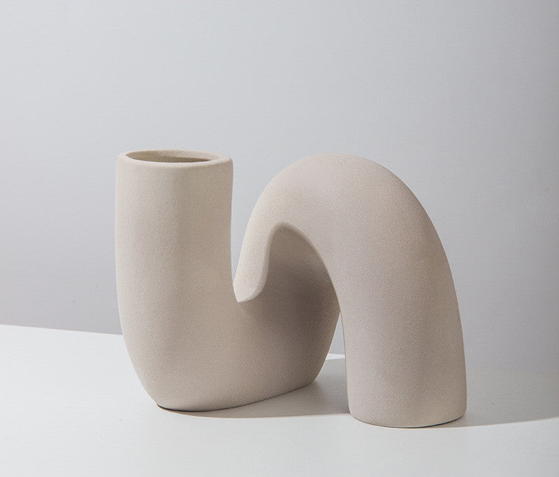 Vase Décoratif Abstrait Minimaliste | Design Épuré et Contemporain